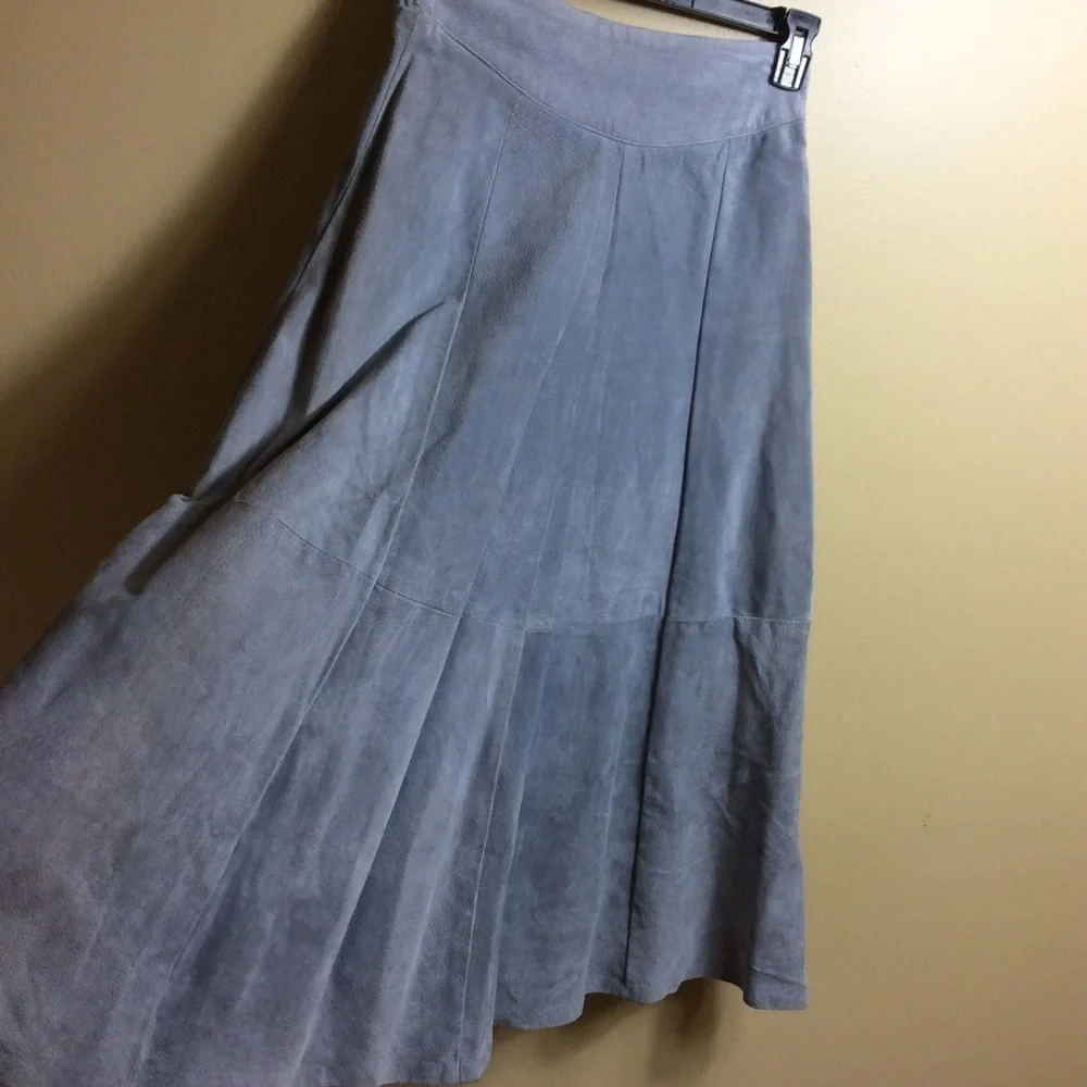 Vintage 80s Diani gray Suede midi skirt. Leather. Medium. High waist